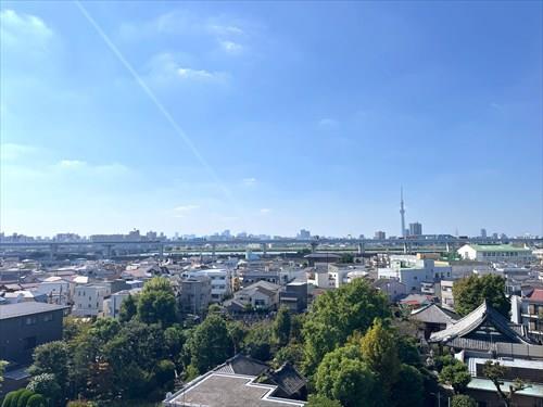 洋室約5.2帖　西側窓からの眺望