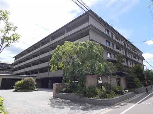 マンション外観（2025年7月撮影）