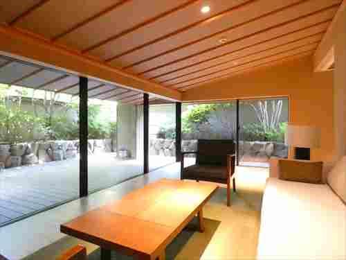 ラウンジ｢YUSUI」