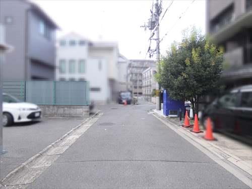 前面道路（西方向）