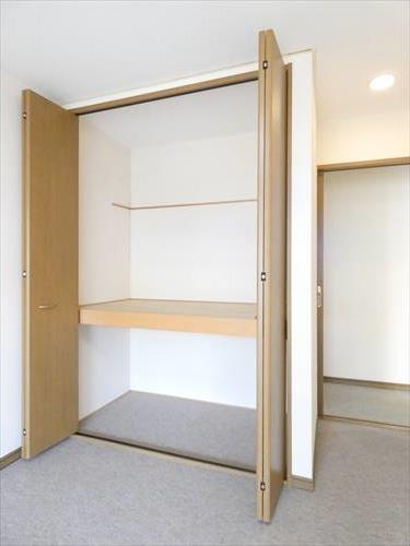 2階東側洋室収納