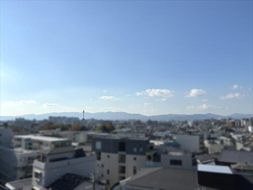 バルコニーから見える京都タワー