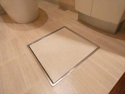 トイレ内体重計（健康チェック設備搭載）