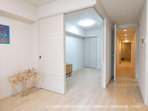 リビングと洋室（約5帖）