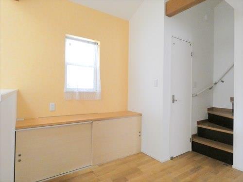 2階廊下カウンター収納