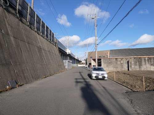 前面道路（東方向）