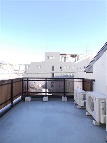 ルーフバルコニー