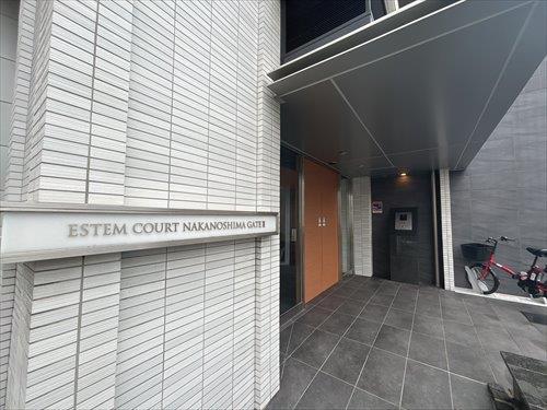 エントランス前