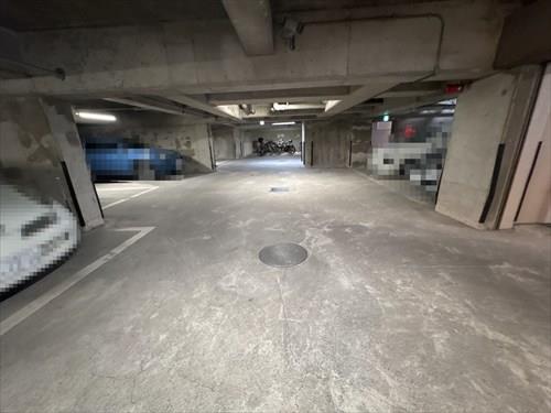 地下駐車場