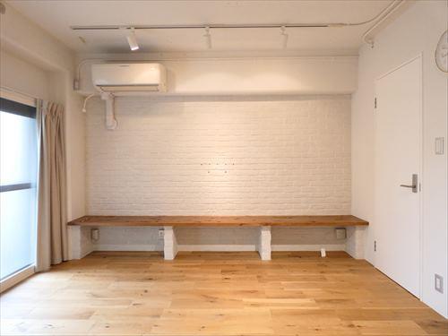 リビング（造作カウンター付き）