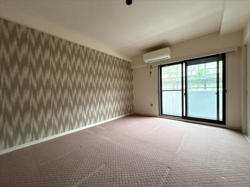 洋室（約8.6帖）