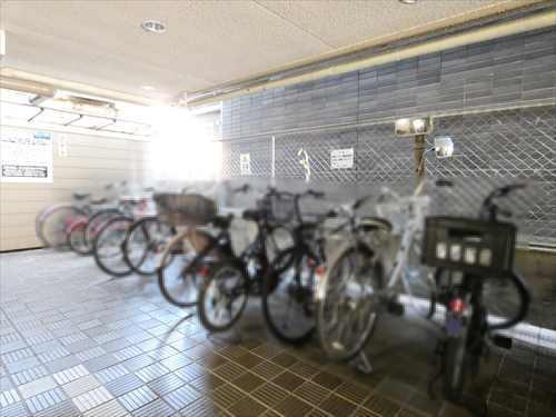 自転車置場（2）