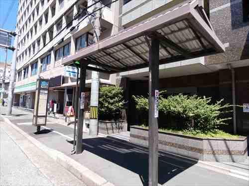 「堀川丸太町」バス停まで徒歩1分