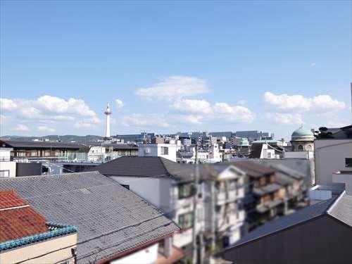 屋上から見える京都タワー
