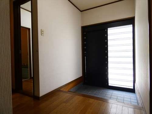 1階　玄関ホール