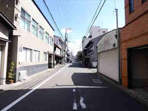 東側前面道路（油小路通）