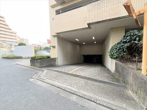 駐車場入口