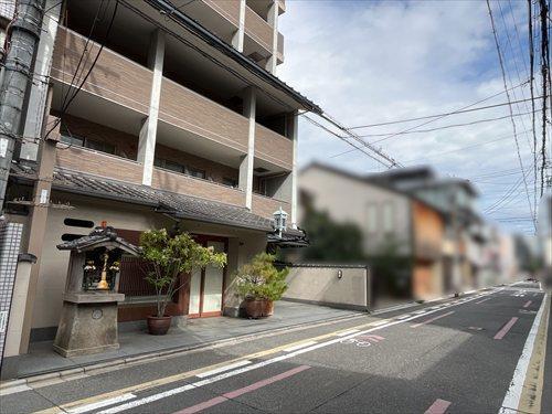 外観と前面道路