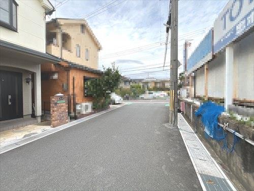 前面道路（北側）