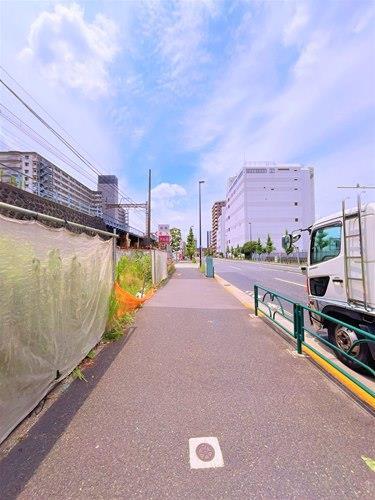 【現地前面道路2024年6月撮影】