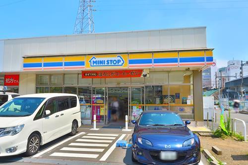 ミニストップ相模原上鶴間本町店370ｍ