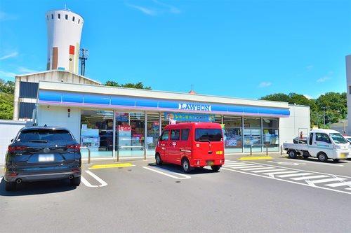 ローソン町田小山ヶ丘四丁目店まで240ｍ