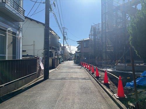 【現地写真2024年11月撮影】前面道路