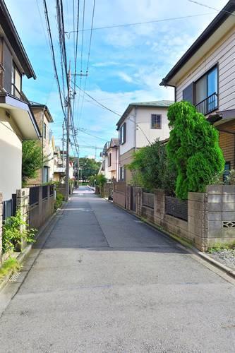 【現地前面道路2024年10月撮影】