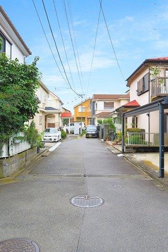 【現地前面道路2024年10月撮影】