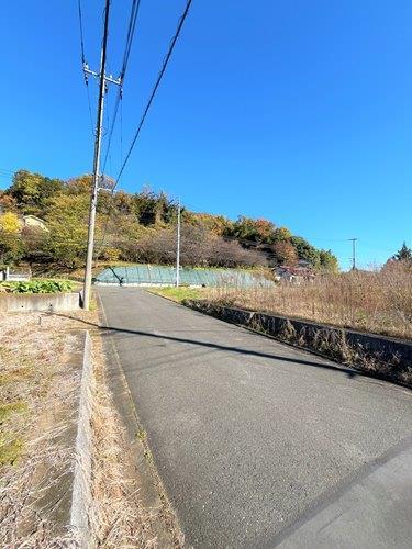 北西側【現地前面道路2024年12月撮影