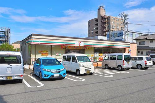 セブンイレブンまで590m セブンイレブンまで590m