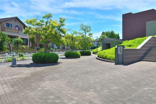 【現地前面道路2025年7月撮影】