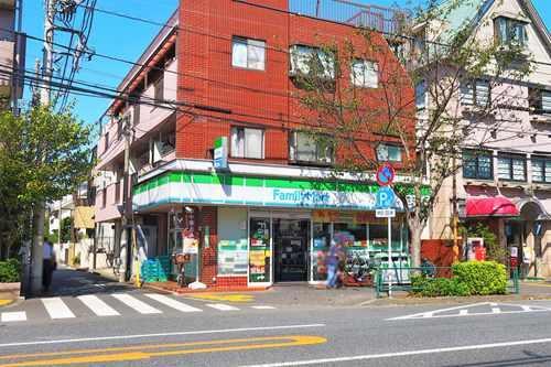 ファミリーマート中野松が丘店まで310ｍ