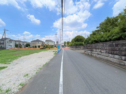 北側【現地前面道路2025年7月撮影】