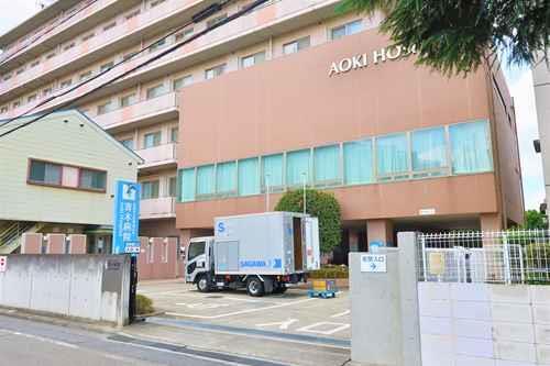 青山会青木病院まで870ｍ