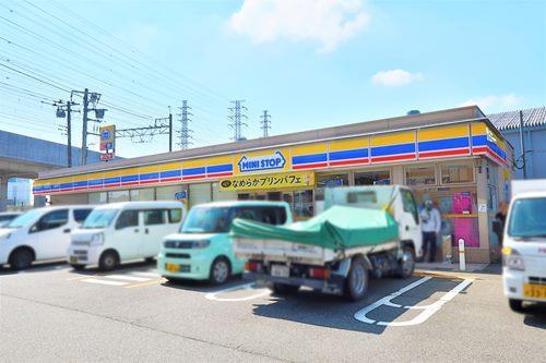 ミニストップ東橋本2丁目店まで240ｍ