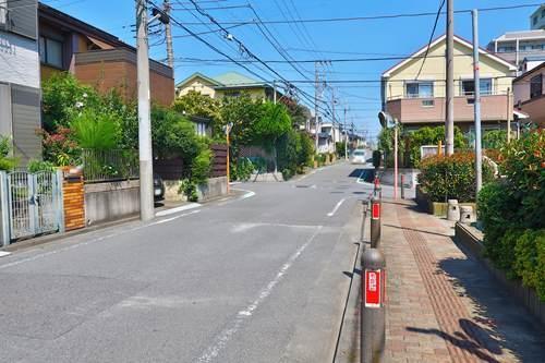 【現地前面道路2025年9月撮影】