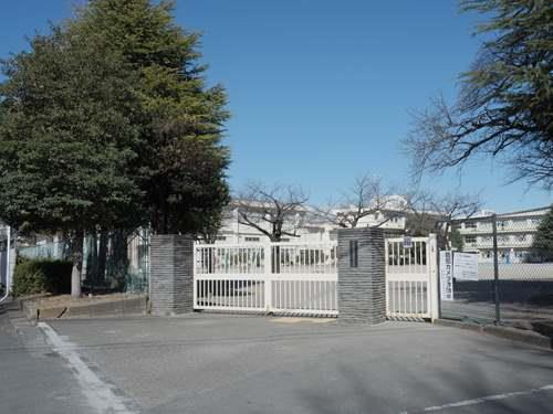 町田市立町田第六小学校 650m