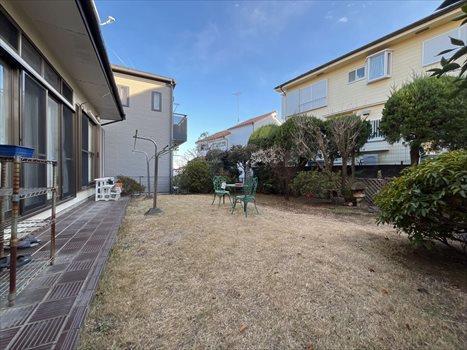 敷地内の庭（2026年1月撮影）