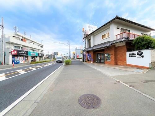 【現地前面道路2025年10月撮影】