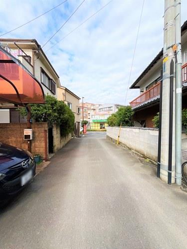 【現地前面道路2025年10月撮影】