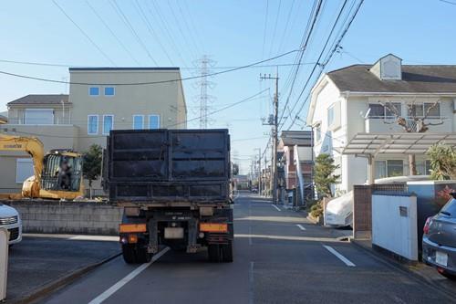 前面道路（2025年12月 撮影）