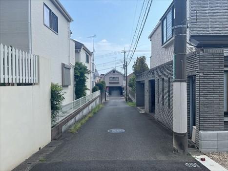 前面道路（2025年8月撮影）