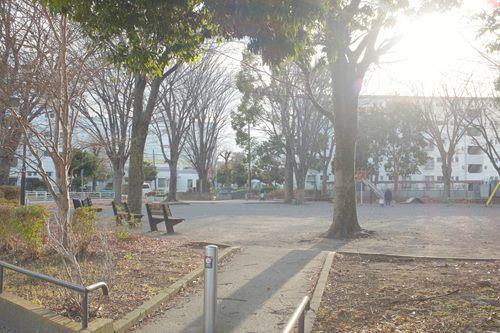 長津田柳下公園 360ｍ