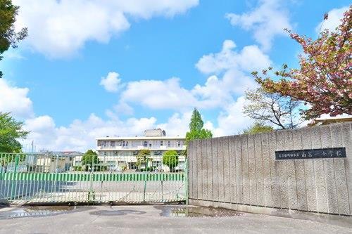 南第一小学校まで990ｍ