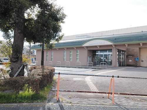 町田市立金森図書館 710m