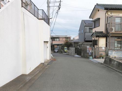 北東側前面道路（2026年1月 撮影）