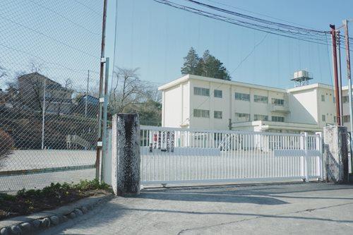 八王子市立川口小学校 640m