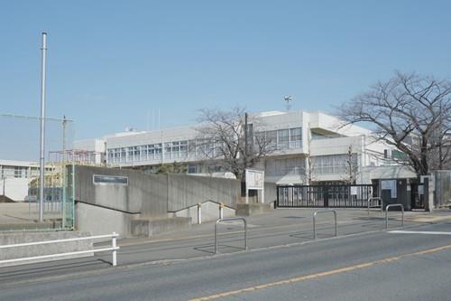 町田市立七国山小学校 820m