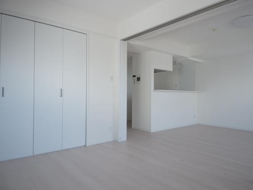 LDK約11.4帖/洋室 約5.9帖